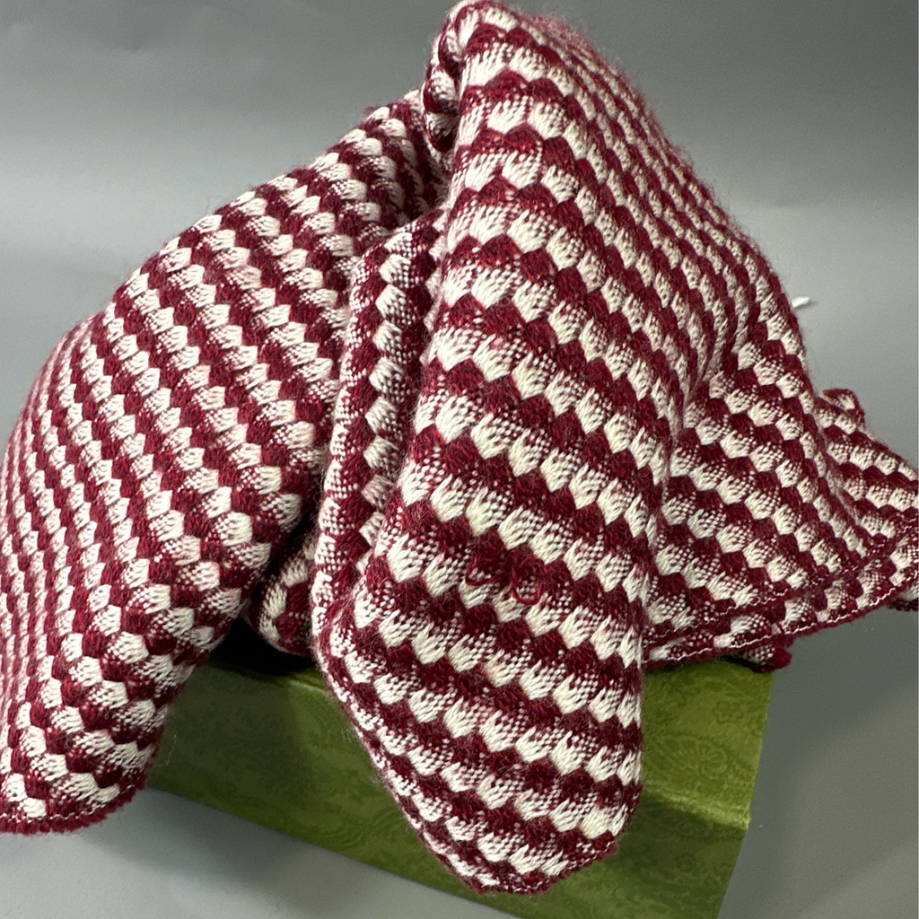 Fendi scarf woven in red and white wool