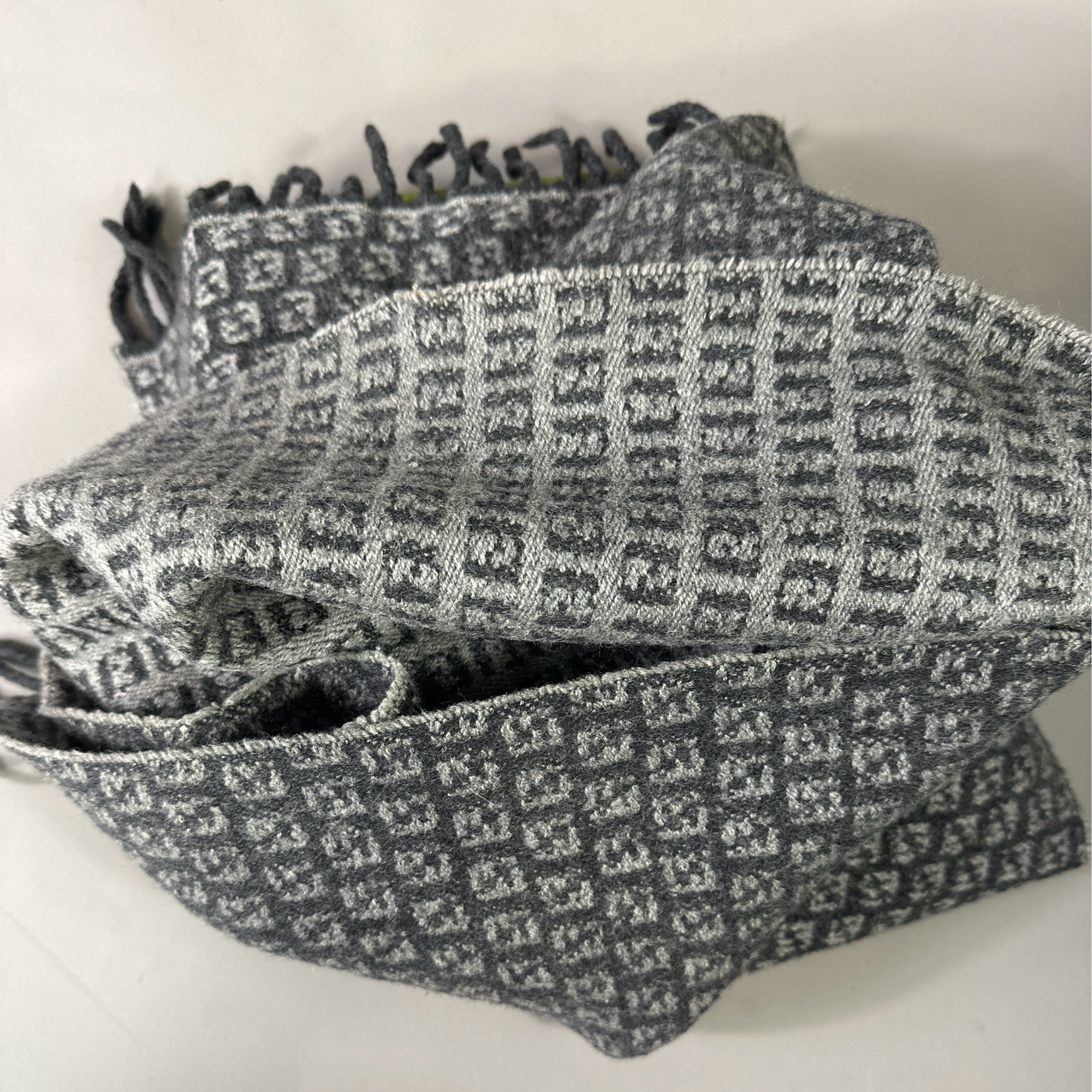 Fendi Monogramm Schal aus Wolle