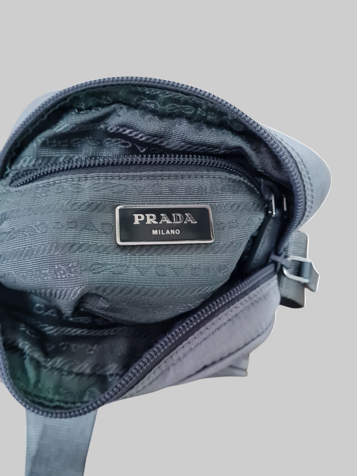 Prada Umhängetasche aus Nylon